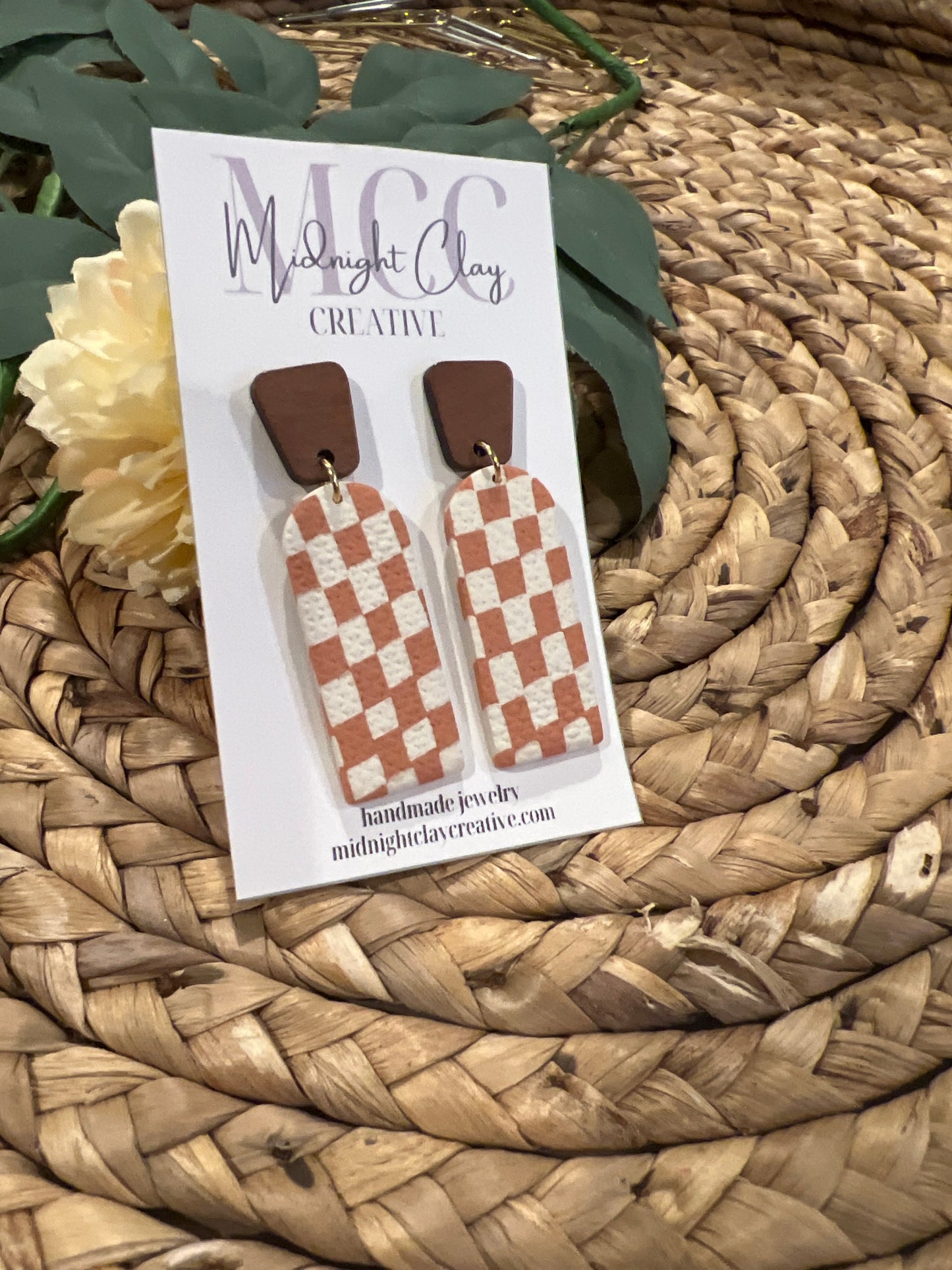 Terracotta Checkered Wood Post